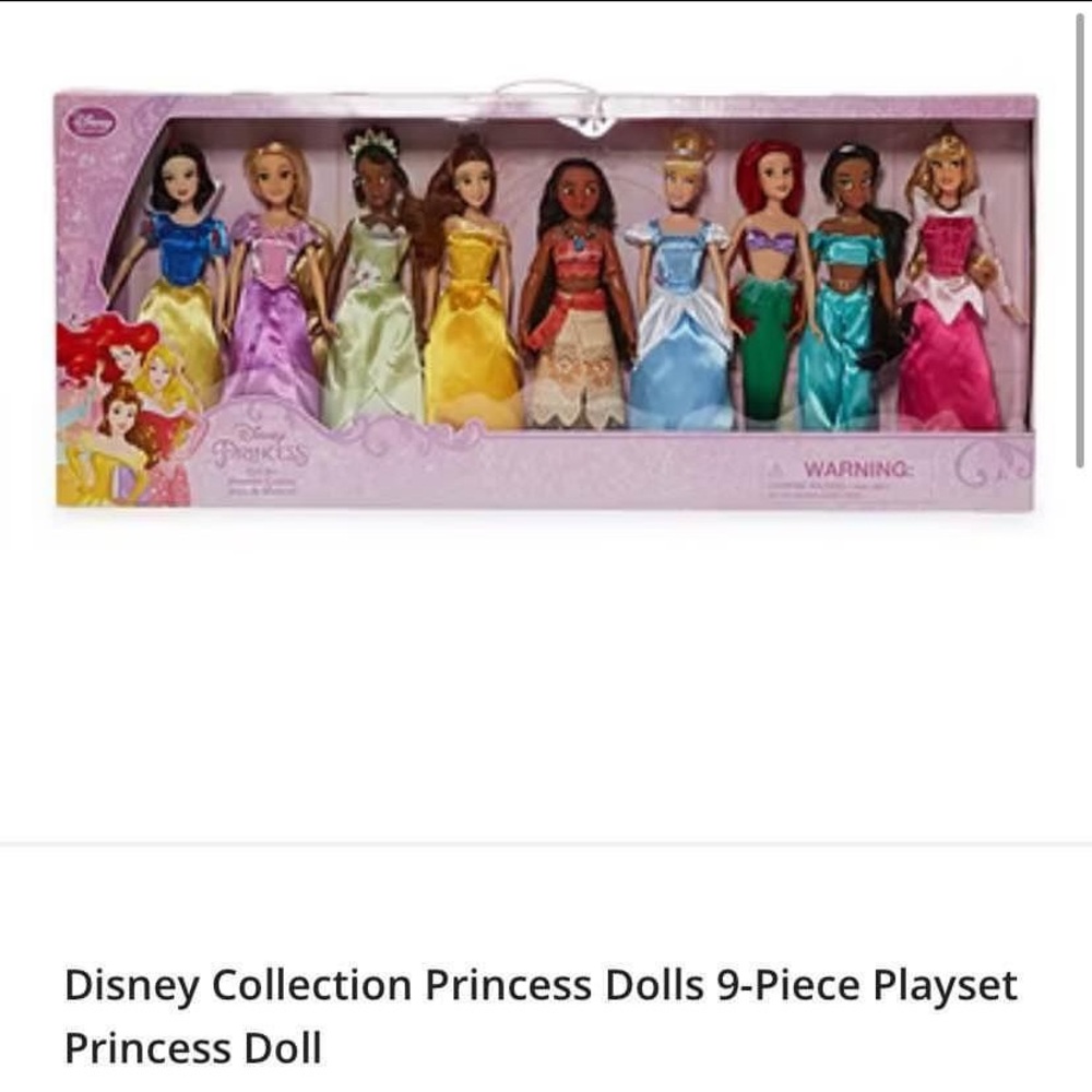 NEW DISNEY 9 piece Princess Set, PRICE IS FIRM, 11.5” tall. Box never opened.